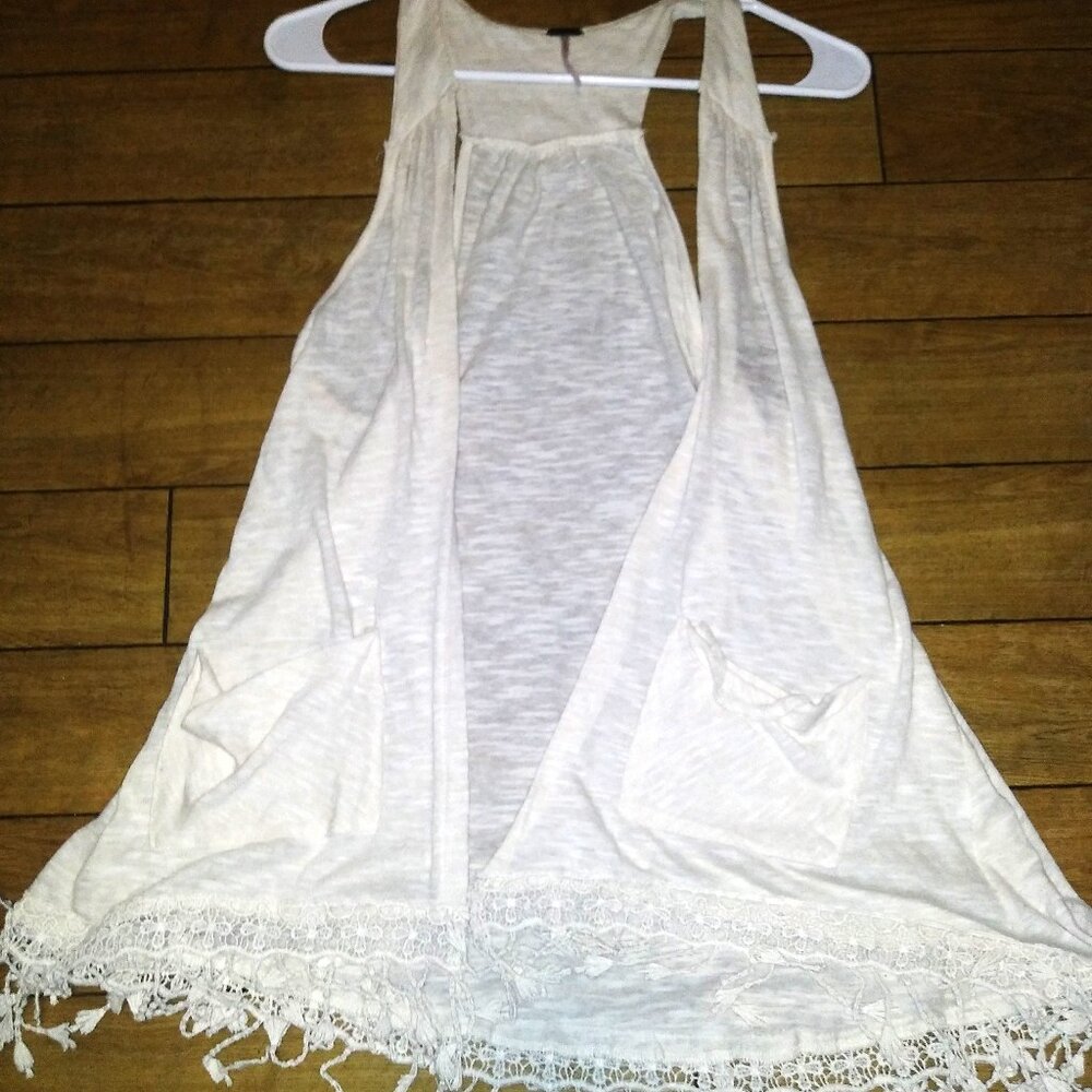 POOF OPEN FRONT CREAM BOHO FRINGE VEST CARDIGAN SIZE M